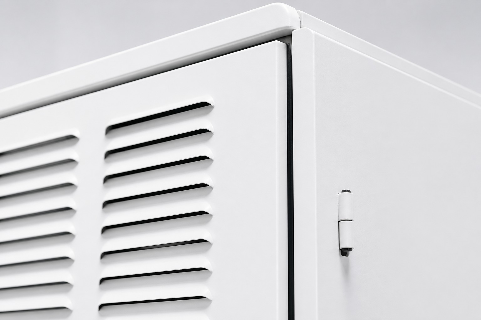 Case Study: Custom Battery Energy Storage Enclosures | DeepLink